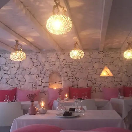 Apart Otel Apsenti Couples Only