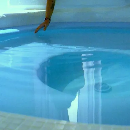 Apsenti Couples Only