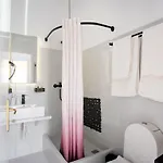 شقة فندقية Apsenti Couples Only 4*